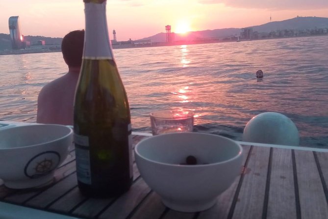 1h Refreshing Sailing Tour in Barcelona with Open Bar & Snacks - Practical planning for Port Olímpic