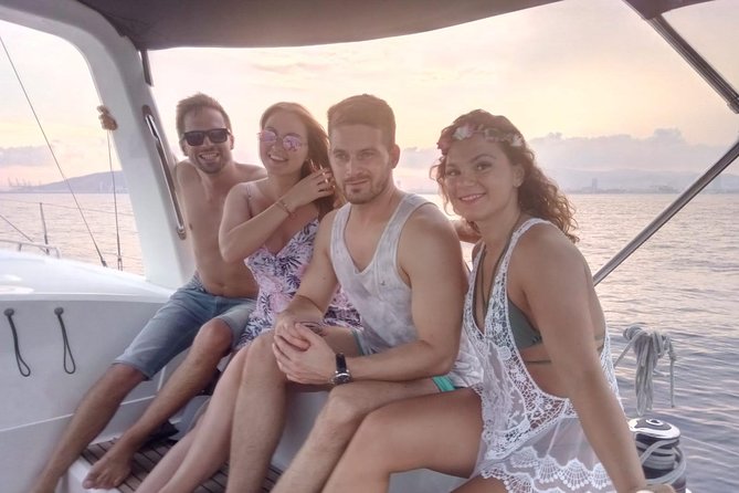1h Refreshing Sailing Tour in Barcelona with Open Bar & Snacks - Should you book the one-hour sail?