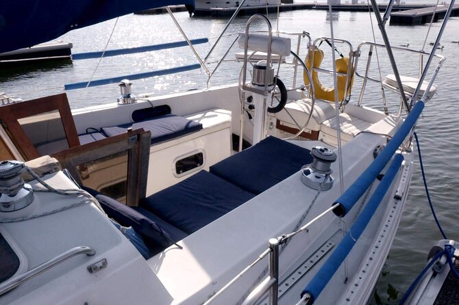 2.5-hour Guided Sailboat Tour - Why a small sailboat changes the New York Harbor experience