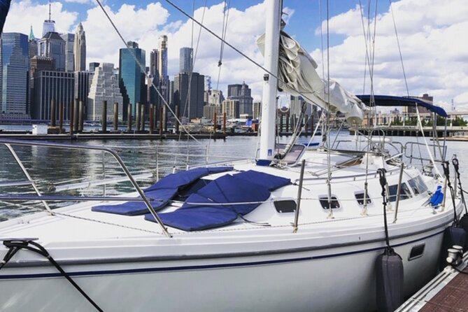 2.5-hour Guided Sailboat Tour - The Statue of Liberty from the water