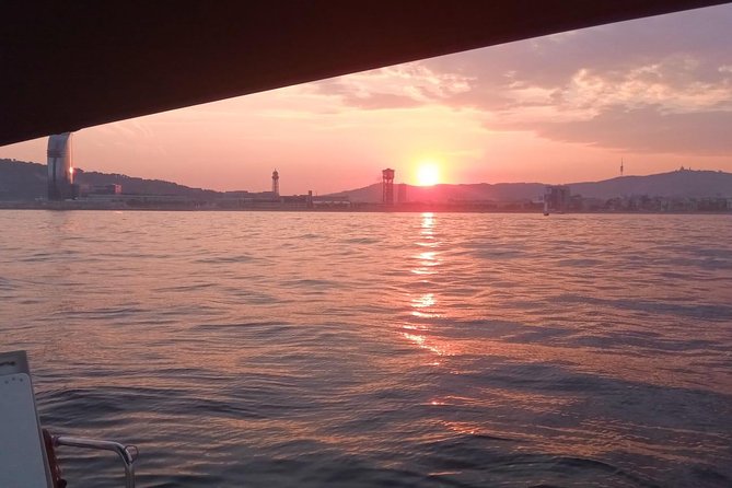 2-Hour Sailing Tour in Barcelona with Open Bar & Snacks - The skipper can make or break the afternoon
