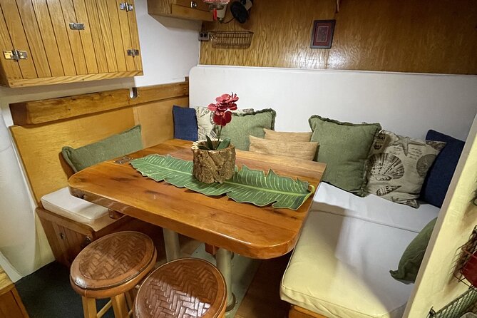2-Hour Sunset Sailing With Wine In Stock Island - Wine, beer, and a light supper at sea