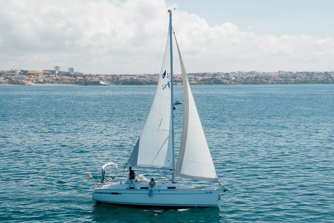 2 hours Private Sailing Experience in Cascais - Leaving from Cascais Marina