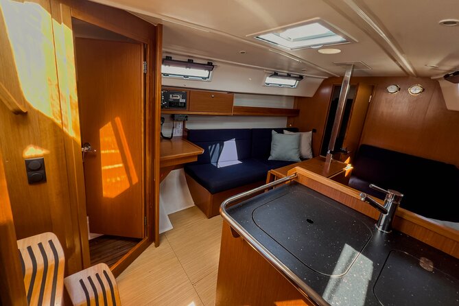 2 hours Private Sailing Experience in Cascais - Weather, cancellation, and practical planning