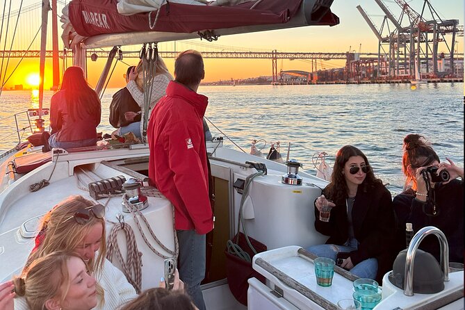 2 Hours Private Sailing Tour with Wine and Snacks - Portuguese wine, cheese, and chouriço on board