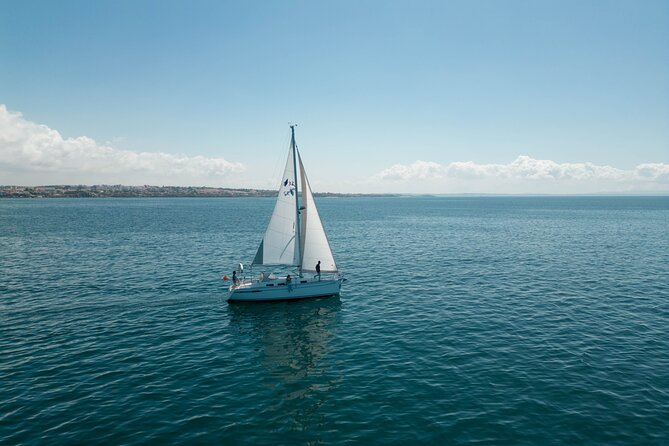 2 hours Private sunset experience by sailboat in Cascais - Food, drinks, and making the evening your own