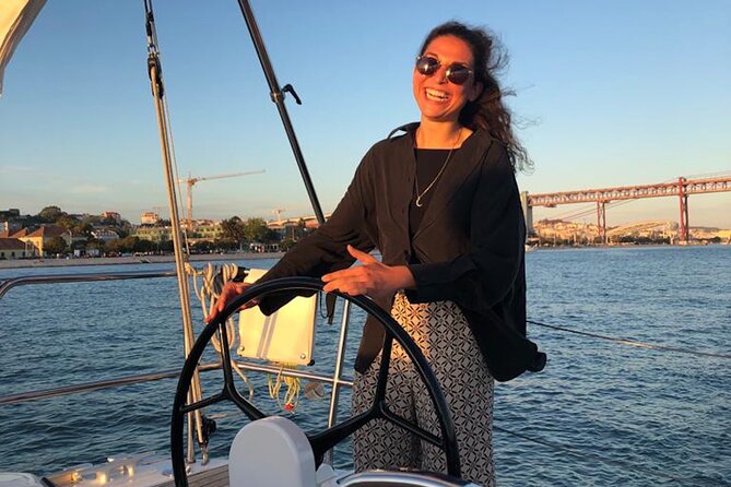2 Hours Sailing Tour in Lisbon - Drinks, snacks, comfort, and the small-group feel