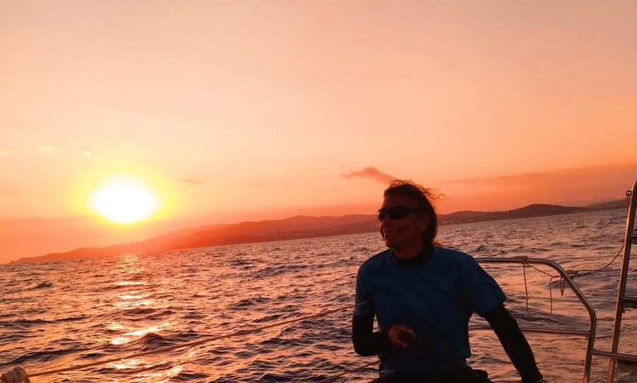 2 hours sunset sailing in a sailboat in Platja d'Aro - Is $324 good value?
