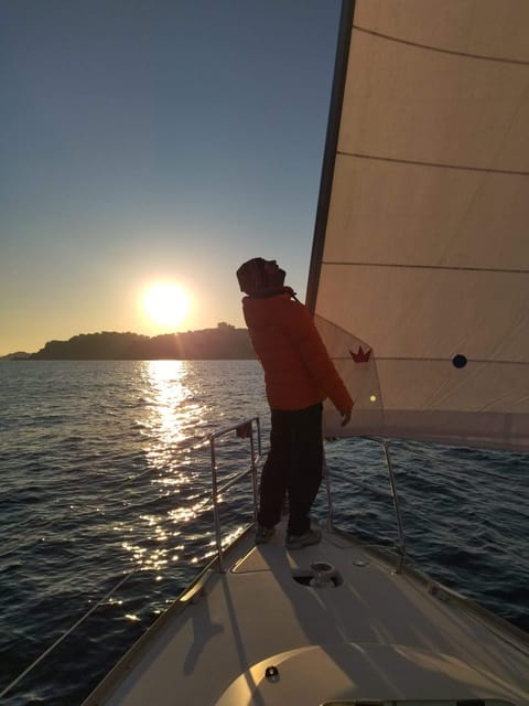 2 hours sunset sailing in a sailboat in Platja d'Aro - Who will enjoy this private sail?