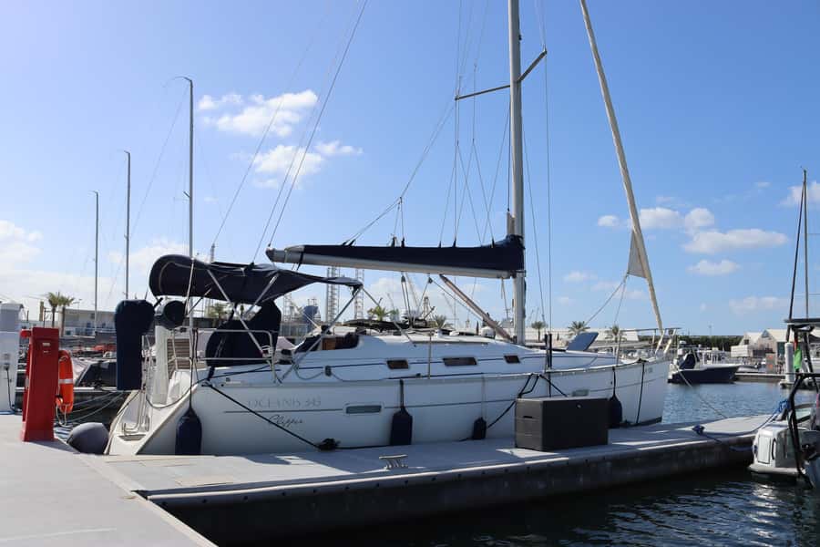 2 hrs Sailing tour with views on Burj Khalifa, Dubai skyline - How much value do you get for $272?