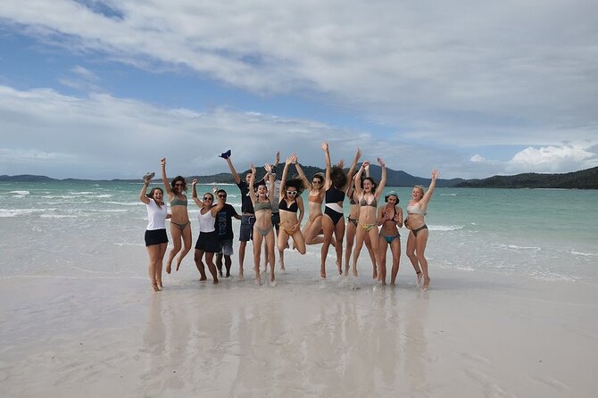 2-Night Whitsundays Sailing Cruise incl. Whitehaven Beach & Great Barrier Reef - Life aboard an 82-foot racing sailboat