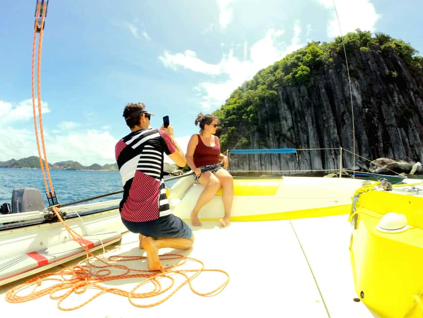 2h Sailing catamaran in La Baie des Saintes - Learning the Ropes on Saga