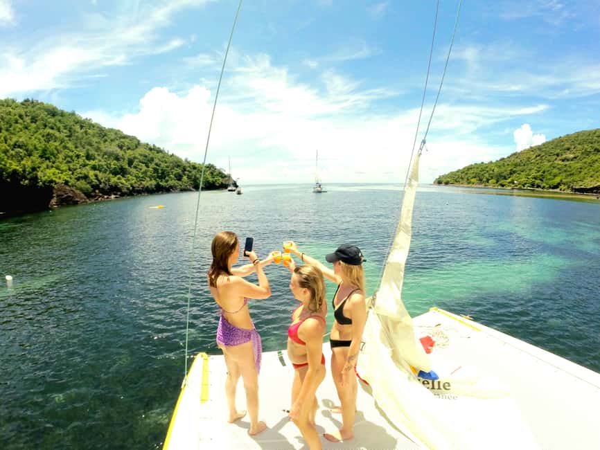 2h Sailing catamaran in La Baie des Saintes - Returning Through La Baie des Saintes
