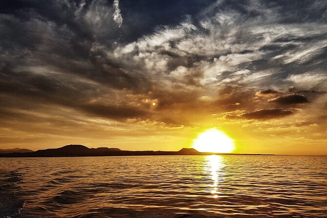 2hrs Dolphins Sunset Sailing Cruise With Drink - Is the $61.27 price fair?