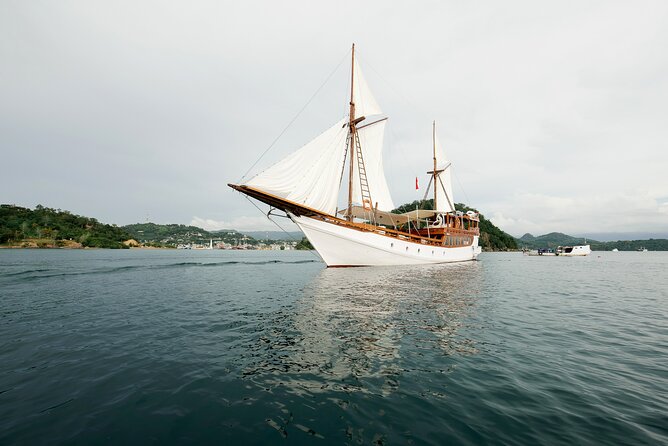 3 Days Deluxe Boat Private Cabin Sailing Trip in Komodo Island - Key things to know before you book