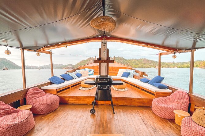 3 Days Deluxe Boat Private Cabin Sailing Trip in Komodo Island - Should you book the Bale Laut Komodo cruise?
