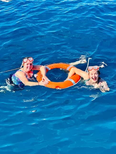 4h Shared Catamaran sailing to Papagayo Beaches (12pers max) - Tapas, lunch, and the drink service