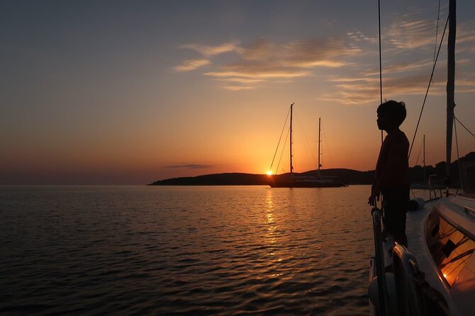 5,5 hours Private Sailing Trips from Heraklion to Island of Dia - Sailing out of Heraklion’s Old Venetian Harbor
