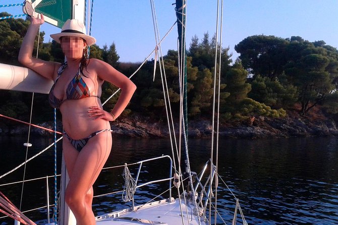 5 hours from Sithonia: Sailing trip secluded coves & Islands - The two-hour coastal stop