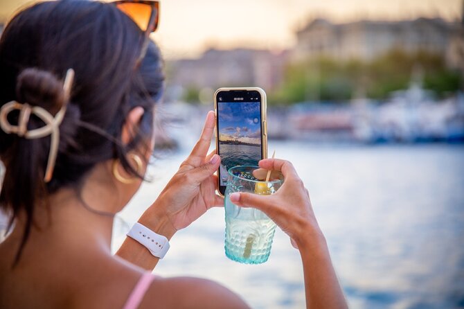 A 2 hours Local Tapas and sailing adventure in Barcelona - Montjuïc from offshore