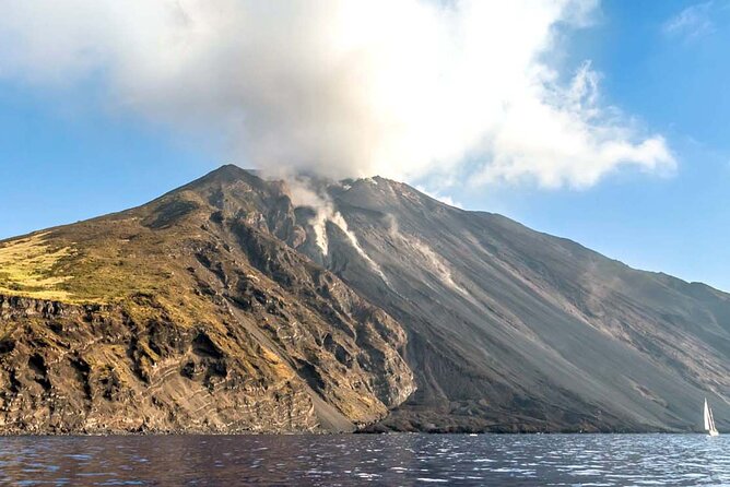 Aeolian Islands - Sailing week with skipper and assistant - Saturday check-in at Porto Pignataro