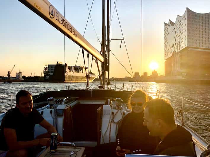 "After Work" - Sailing-Yacht Cruising Event, Hamburg/Elbe - A skipper who gets you involved