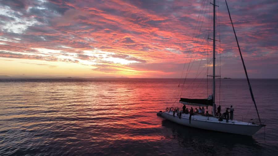 Airlie Beach: Great Barrier Reef 2-Day, 2-Night Sailing Tour - Two nights aboard Mandrake in the Whitsundays