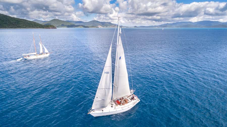 Airlie Beach: Great Barrier Reef 2-Day, 2-Night Sailing Tour - Whitehaven Beach and the island route