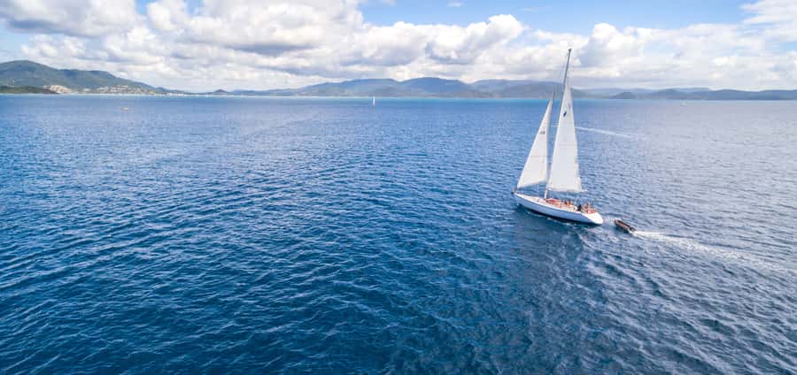 Airlie Beach: Great Barrier Reef 2-Day, 2-Night Sailing Tour - Fresh meals served onboard