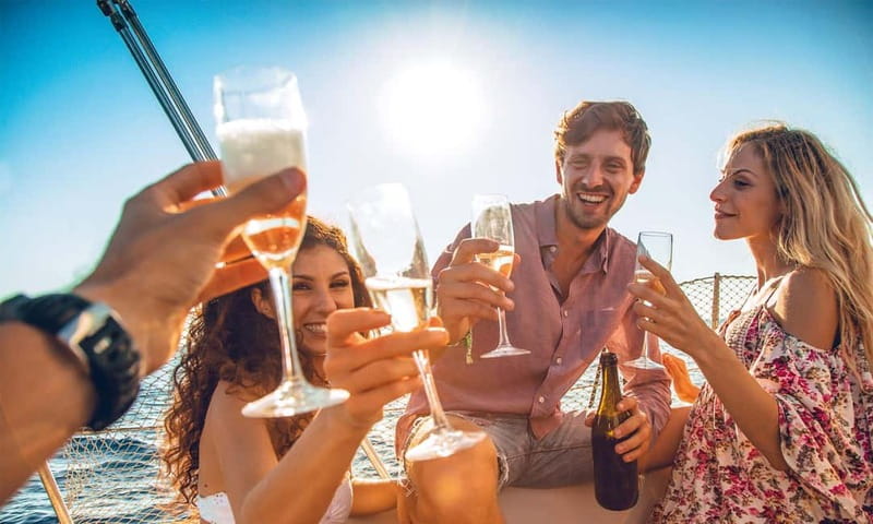 Albufeira: Algarve Sunset Sailing Experience - Tasting Three Algarve Wines