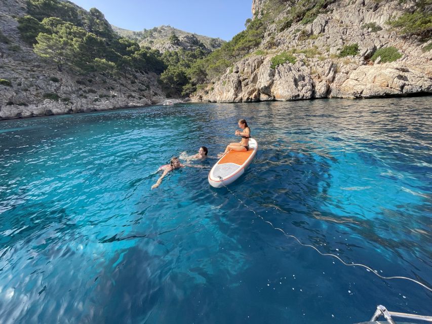 Alcudia: Sailing Yacht Excursion with Wine & Tapas - Four hours from the Bay of Pollença to Formentor