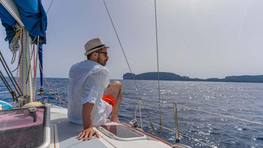 Alghero: Sailboat excursion in Porto Conte bay w/ Lunch - Dragunara Cove and the return sail