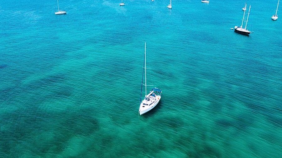 Alghero: Sailboat excursion in Porto Conte bay w/ Lunch - What the small boat feels like for eight hours
