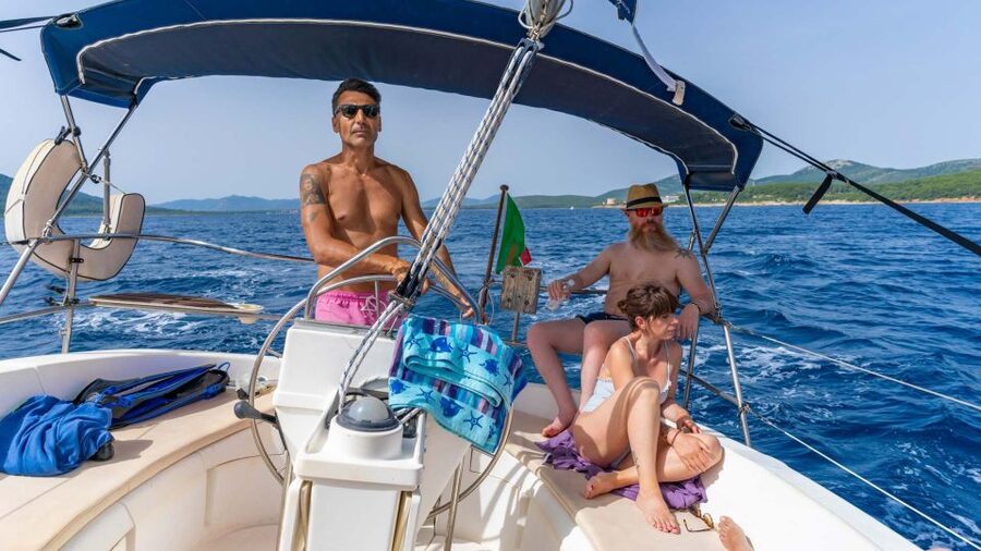 Alghero: Sailboat excursion in Porto Conte bay w/ Lunch - Meeting Fabio and handling the language issue