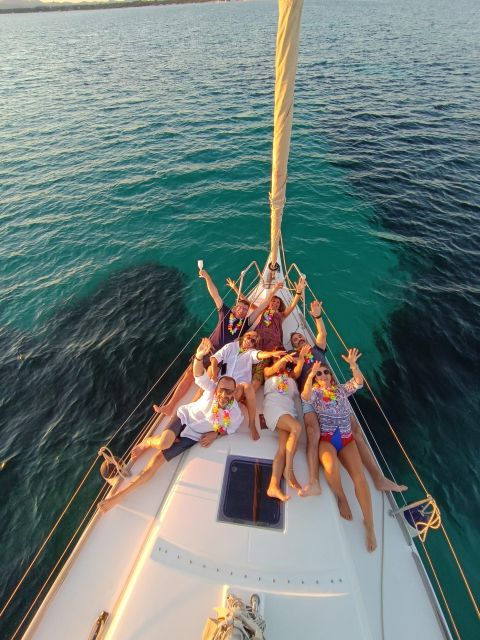 Alghero: Sunset Sailing Aperitif Experience - Sailing out from Pier 5 in Alghero