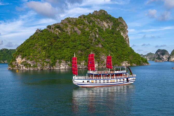 Amazing Sails Cruise - Bai Tu Long Bay Day Tour - Cabin Included - Boarding Amazing Sails and settling in