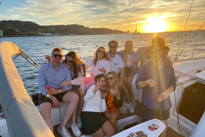 Amazing Tour on Sailing Boat - Leaving Bom Sucesso Marina for the Tagus