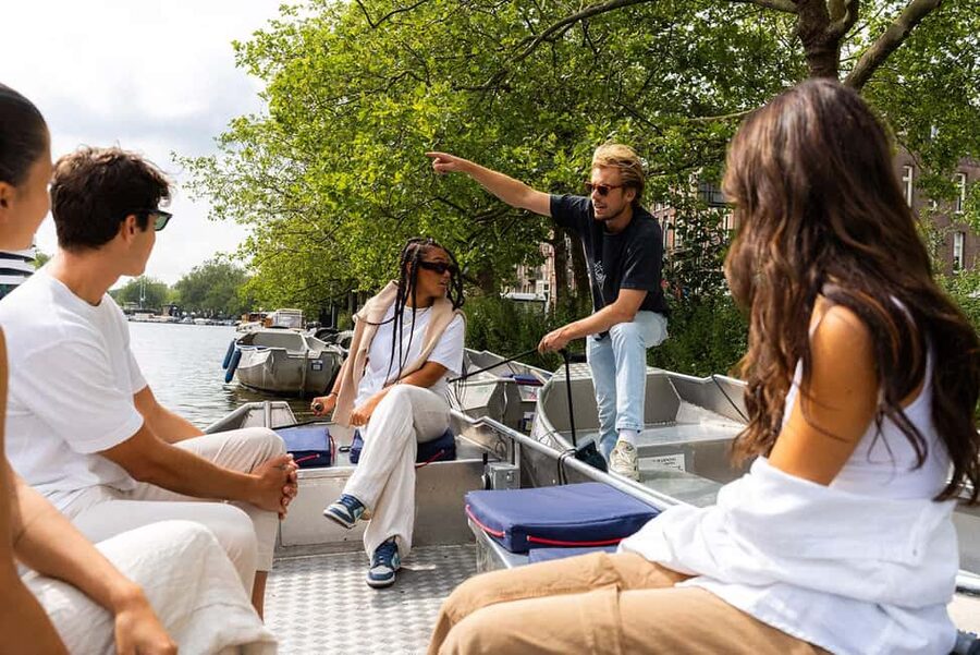 Amsterdam: Sail Yourself with a 2 Hour Boat Rental - A two-hour route through Amsterdam’s canal belt