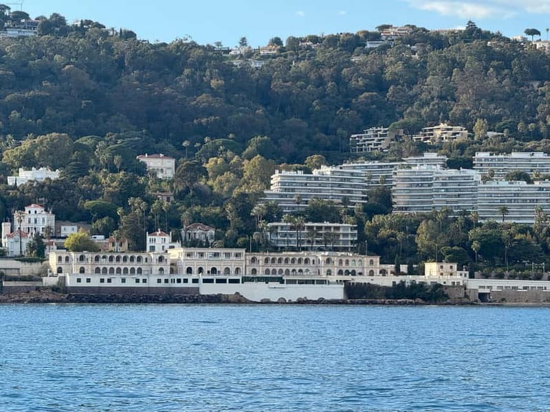 Antibes : Discover the Art of Sailing on a Scenic Cruise - Comfort, weather, and the people who will enjoy it most