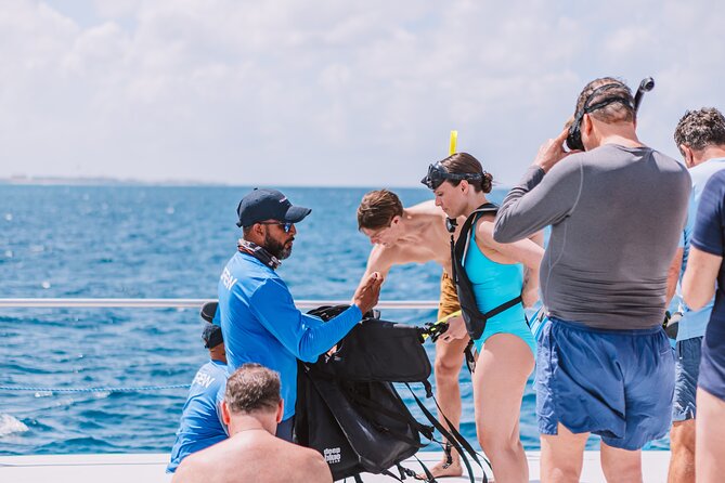 Antilla Shipwreck and Catalina Bay Snorkel Sail - Snacks are useful, but do not replace a meal