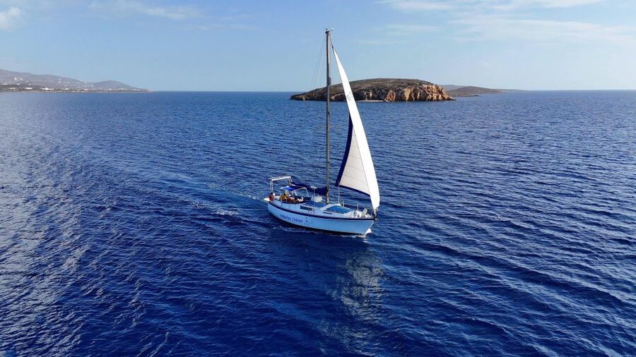 Antiparos: Private Sailing Cruise with Swim Stops and Lunch - A full day between Paros and Antiparos