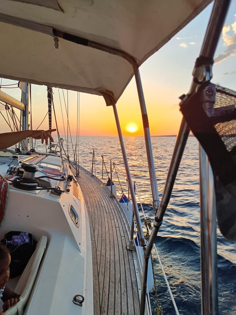Apulia: sailing boat tour with aperitif - From the port to the meeting point of the seas