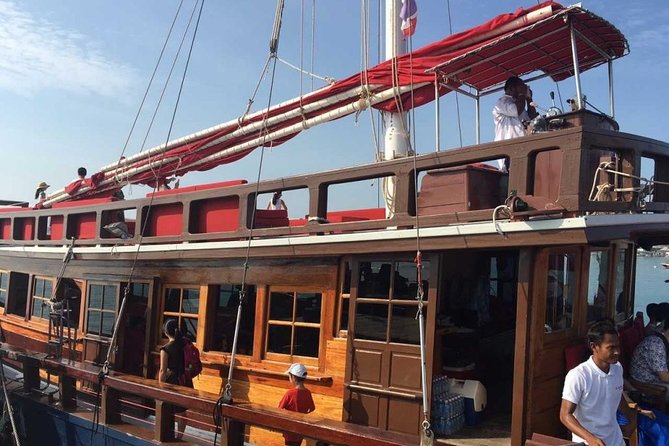 Around Koh Samui Day Cruise Tour By Red Baron Chinese Sailboat - Breakfast, Thai buffet, and BBQ onboard