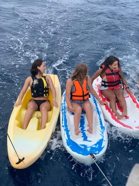 Athens: Full-Day Private Sailing Trip with Meal & Drinks - Lunch, wine, and the generous Greek table