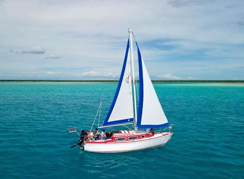 Bacalar: 4hr Private Sailing Tour with Guacamole & Drinks - The crew is a major part of the value