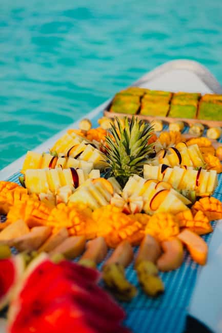 Bacalar Lagoon Sailing Tour with Open Bar and Mexican Lunch - Food, fruit, and the open bar