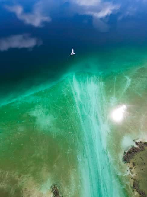 Bacalar: Lagoon Sailing Tour with Snacks and Drinks - Setting sail on Bacalar Lagoon with Bacalove Sailing
