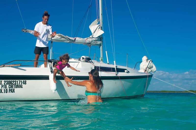 Bacalar: Private Sailboat Tour with Lagoon Swimming - Isla de los Pájaros and wildlife viewing