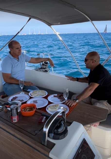 Barcelona: 2-hour sailboat cruise at noon or sunset. - Taking the helm with Captain Sergio