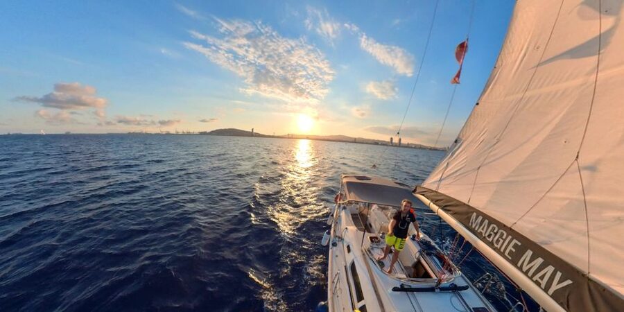 Barcelona: 2-Hour Sailboat Tour with Paddle Boarding - The return sail to Port Olímpic